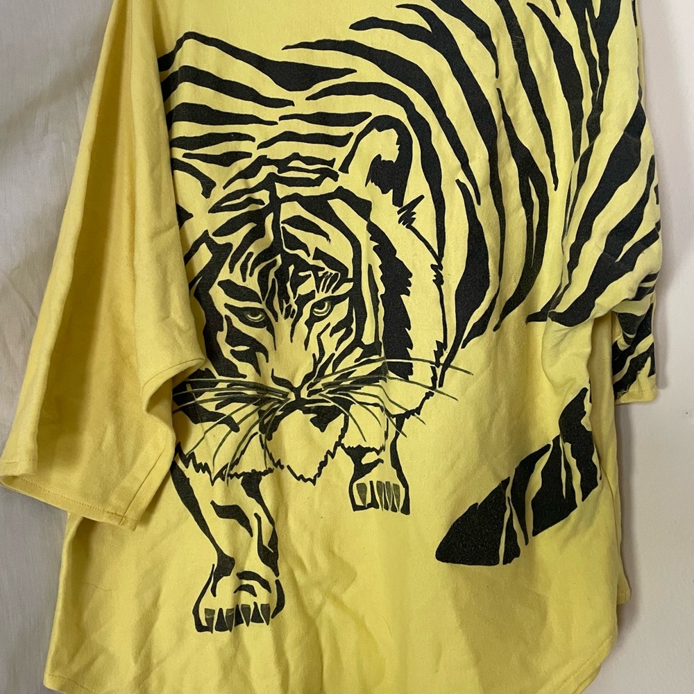 Mia Sherie Yellow Tiger Graphic T-Shirt size One